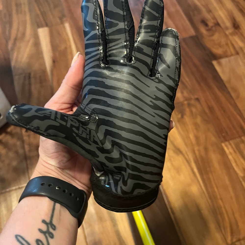 Kids Nike Alpha left‎ hand batting glove guc (0917)